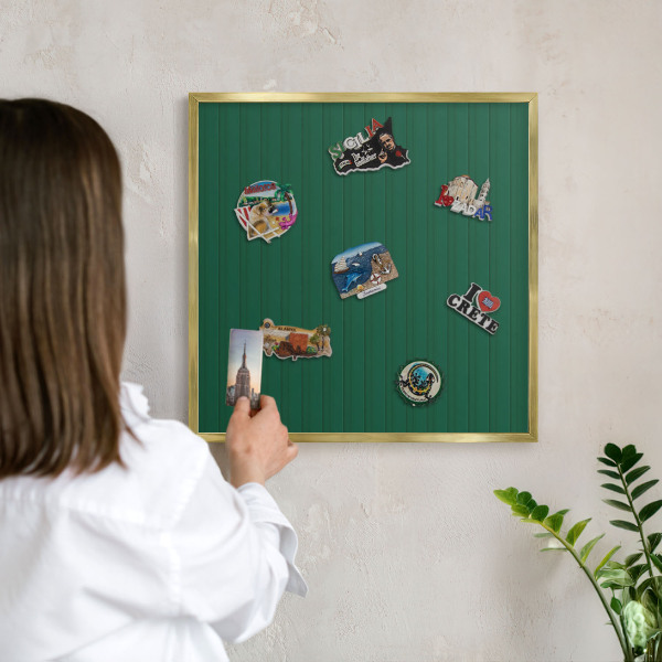 Magneticka tabula na stenu zlatá rama Zelené pruhy