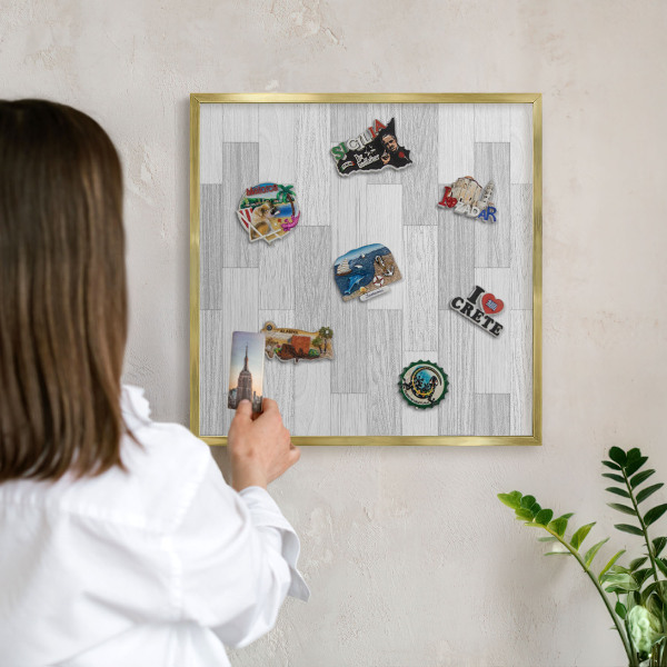 Magneticka tabula na stenu zlatá rama Drevená textúra