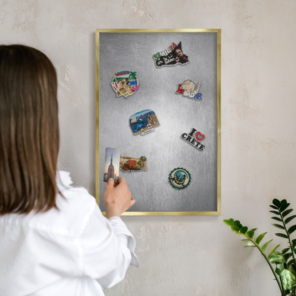 Magneticka tabula na stenu zlatá rama Kovový povrch