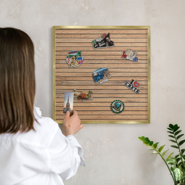 Magneticka tabula na stenu zlatá rama Drevené dosky