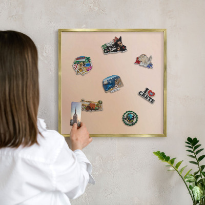 Magneticka tabula na stenu zlatá rama Jemná béžová
