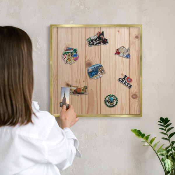 Magneticka tabula na stenu zlatá rama Drevený vzor