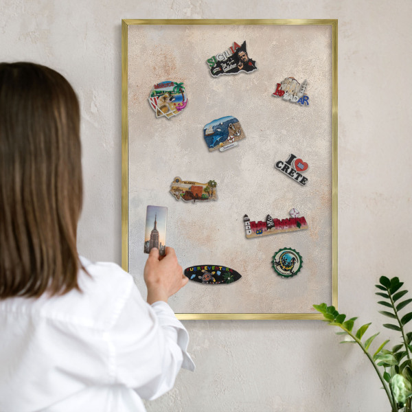 Magneticka tabula na stenu zlatá rama Neutrálne pozadie