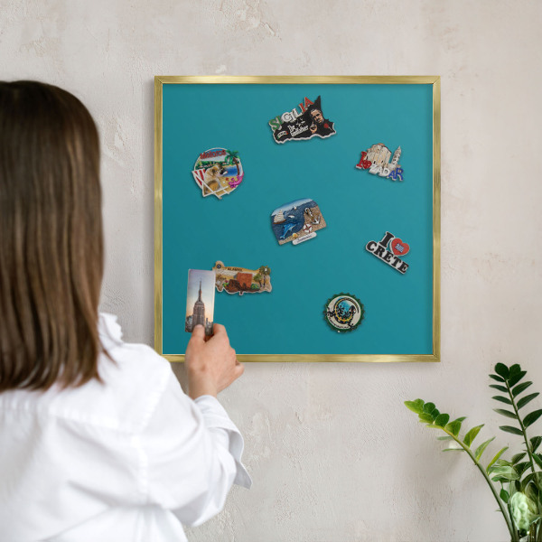 Magneticka tabula na stenu zlatá rama Chladná tyrkysová