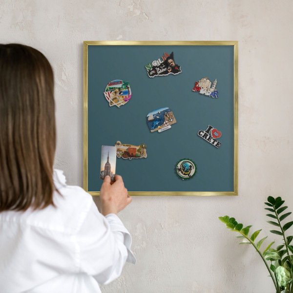 Magneticka tabula na stenu zlatá rama Tmavo tyrkysová