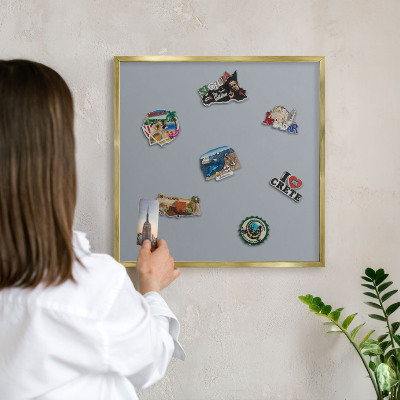 Magneticka tabula na stenu zlatá rama Jemná sivá