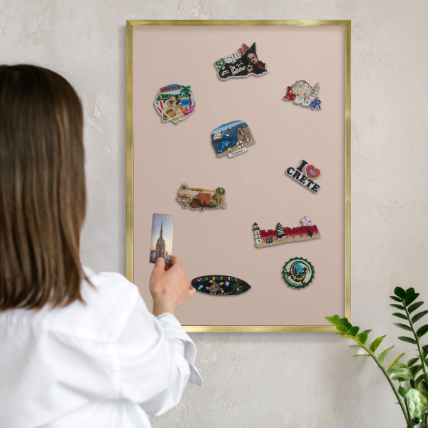 Magneticka tabula na stenu zlatá rama Béžovo ružová