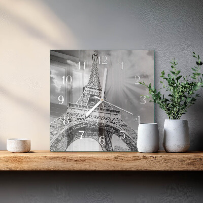 Štvorcové hodiny Eiffelova veža v Paríži