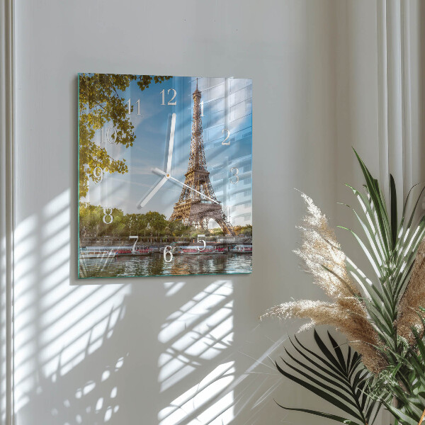 Štvorcové hodiny Eiffelova veža v Paríži