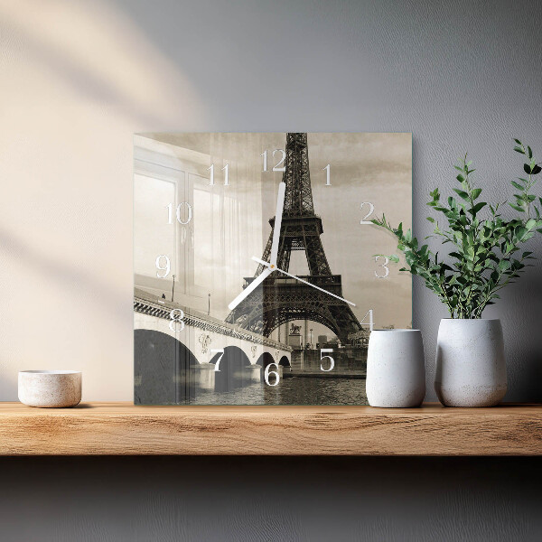 Štvorcové hodiny Paríž