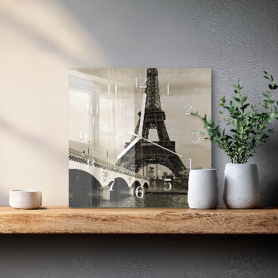 Štvorcové hodiny Paríž