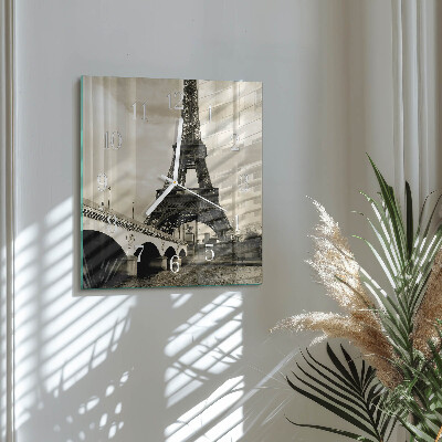 Štvorcové hodiny Paríž