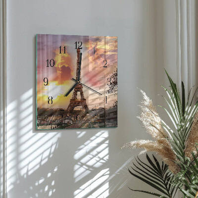 Štvorcové hodiny Eiffelova veža v Paríži
