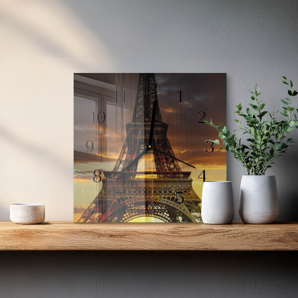 Štvorcové hodiny Eiffelova veža v Paríži