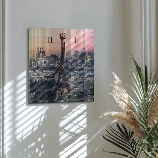 Štvorcové hodiny Eiffelova veža v Paríži