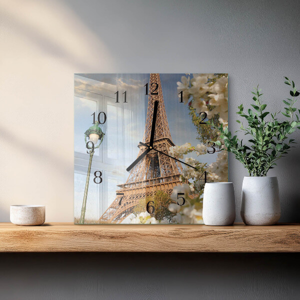 Štvorcové hodiny Eiffelova veža v Paríži