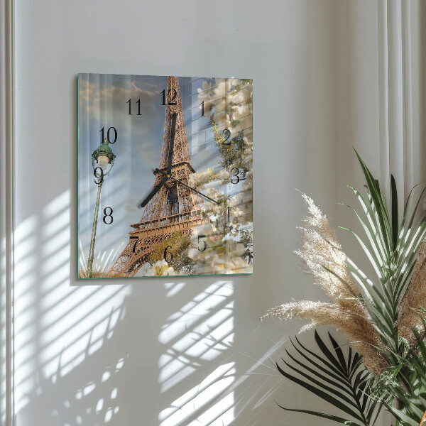 Štvorcové hodiny Eiffelova veža v Paríži