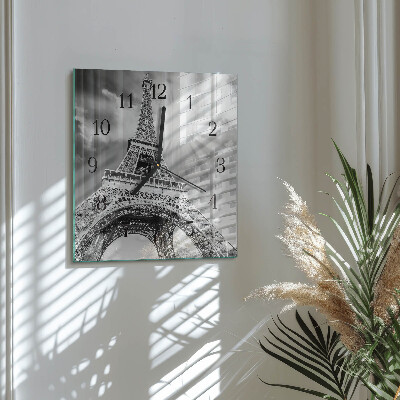Štvorcové hodiny Eiffelova veža v Paríži