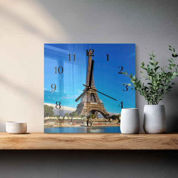 Štvorcové hodiny Eiffelova veža v Paríži