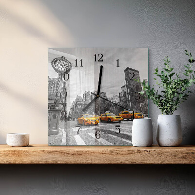 Štvorcové hodiny Taxi