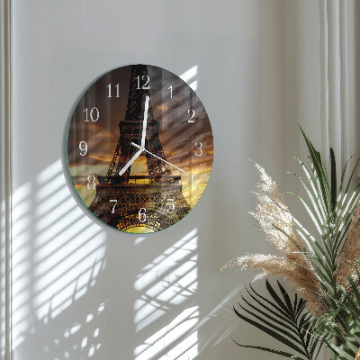 Okrúhle sklenené hodiny Eiffelova veža v Paríži