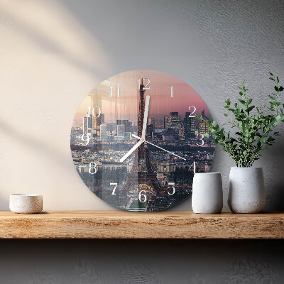 Okrúhle sklenené hodiny Eiffelova veža v Paríži