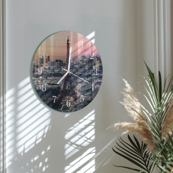 Okrúhle sklenené hodiny Eiffelova veža v Paríži