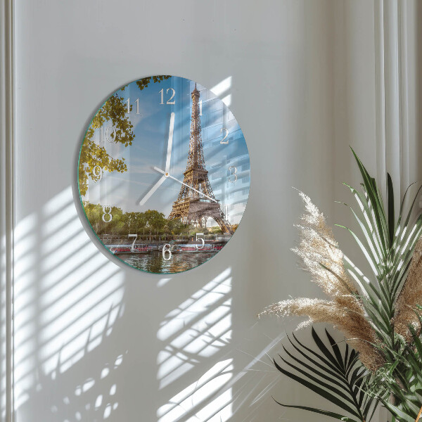 Okrúhle sklenené hodiny Eiffelova veža v Paríži