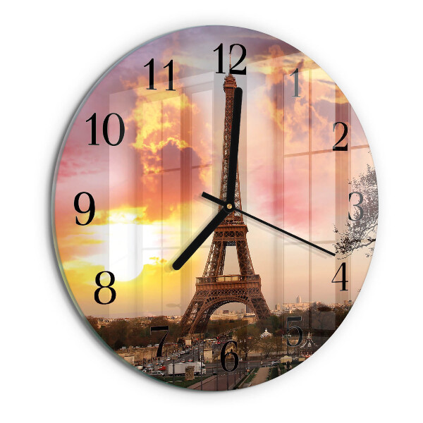 Okrúhle sklenené hodiny Eiffelova veža v Paríži
