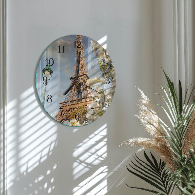 Okrúhle sklenené hodiny Eiffelova veža v Paríži