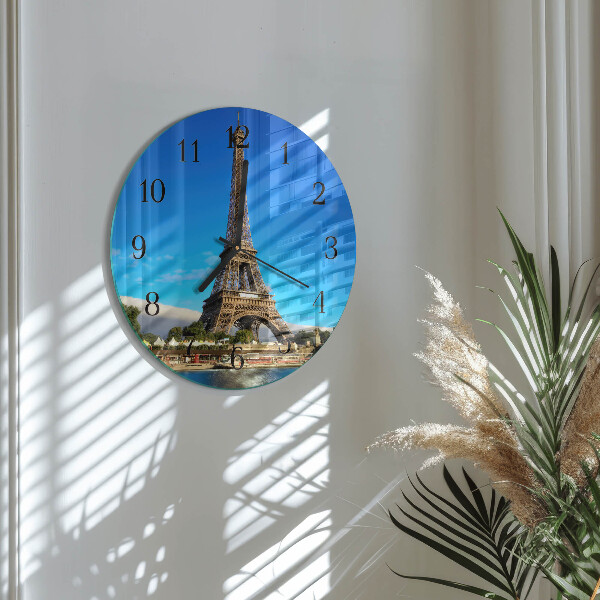Okrúhle sklenené hodiny Eiffelova veža v Paríži