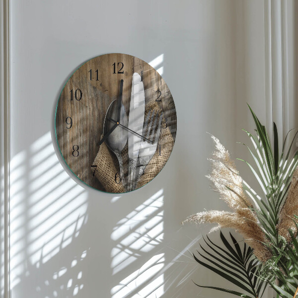 Okrúhle sklenené hodiny Príbory