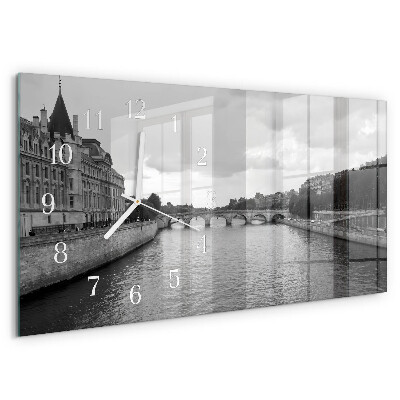 Horizontálne hodiny Mosty v Paríži