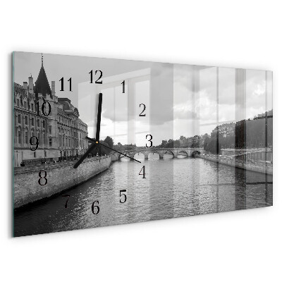Horizontálne hodiny Mosty v Paríži
